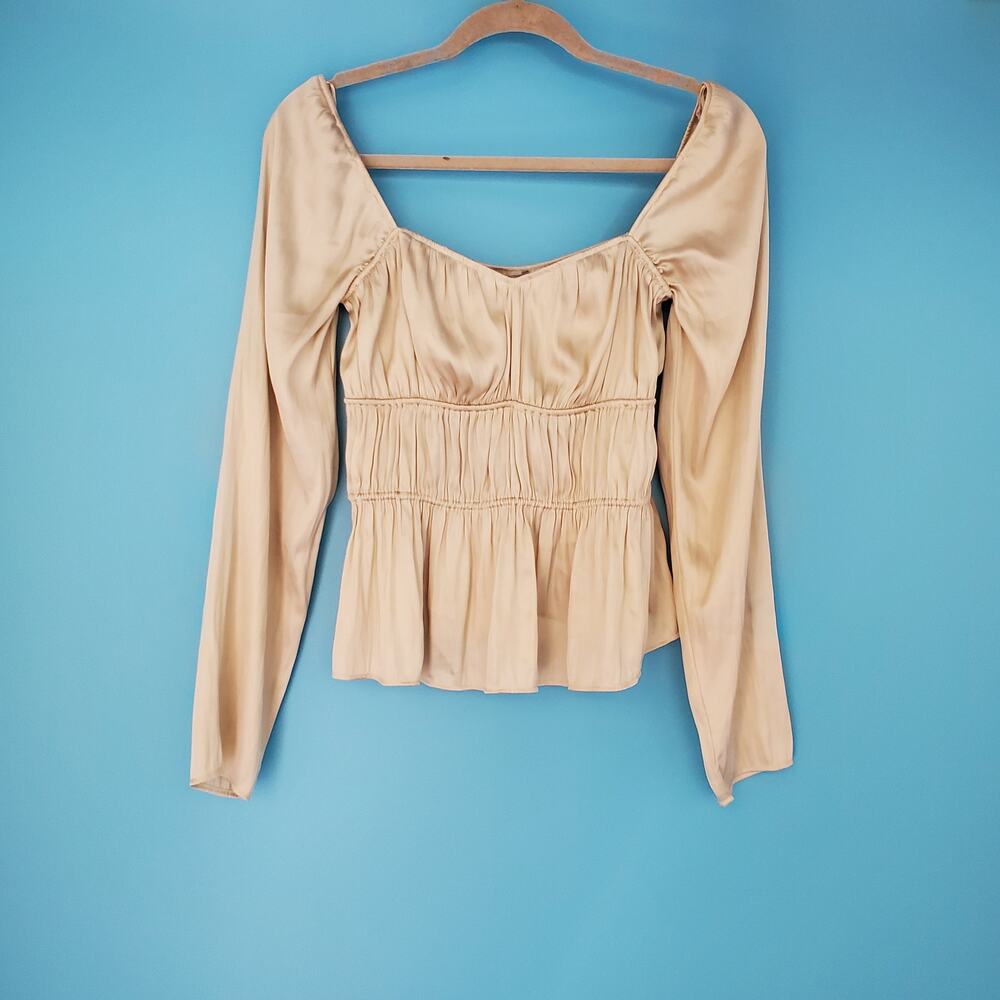 NEW H&M Blouse Size XS Cream Long Sleeve Pleated